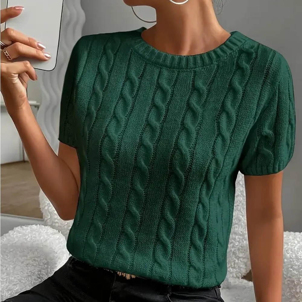 ⭐️(3/$25) NWOT Green Cable Knit Short Sleeve Top